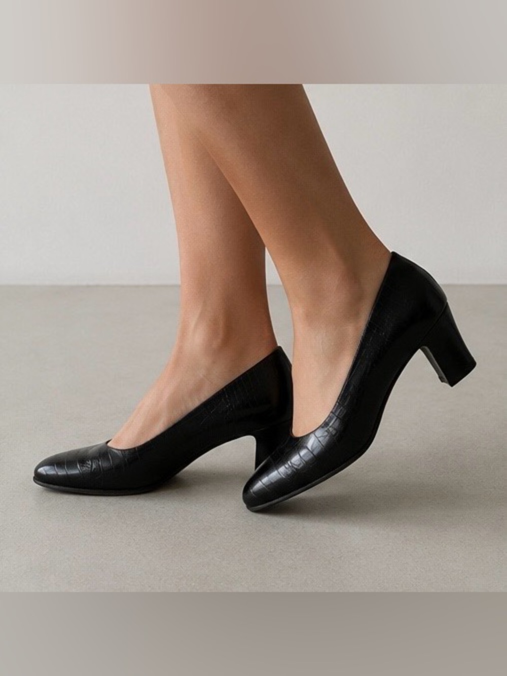 Salvatore Ferragamo Italian Leather Black Croc-Embossed Mid Heel Pumps - Picture 1 of 16